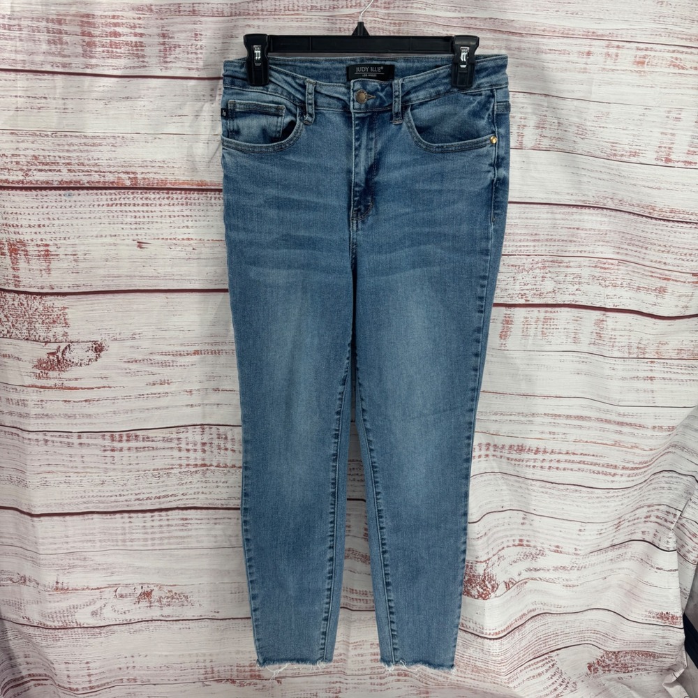 Judy Blue Jeans Size 29 Relaxed Fit Medium Wash Raw Hem Cropped Denim Pants
